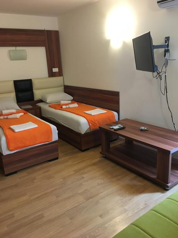 And Gaga 3 Gostinjska kuća 3*